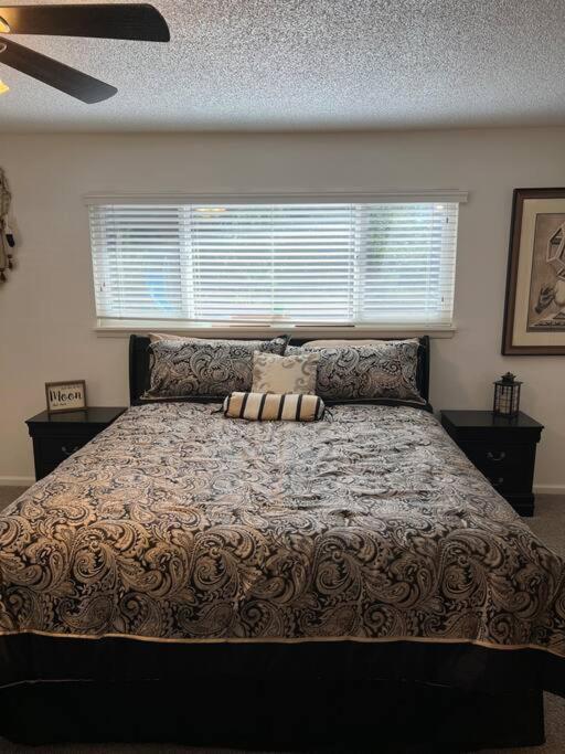 Redding 3 Bedroom With A Pool Exterior foto
